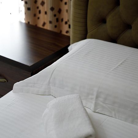 Bora Hotel Gjirokaster Bagian luar foto