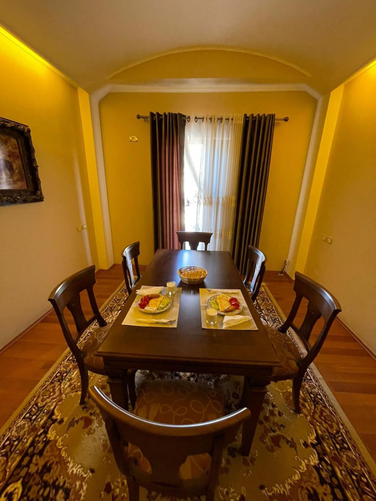 Bora Hotel Gjirokaster Bagian luar foto