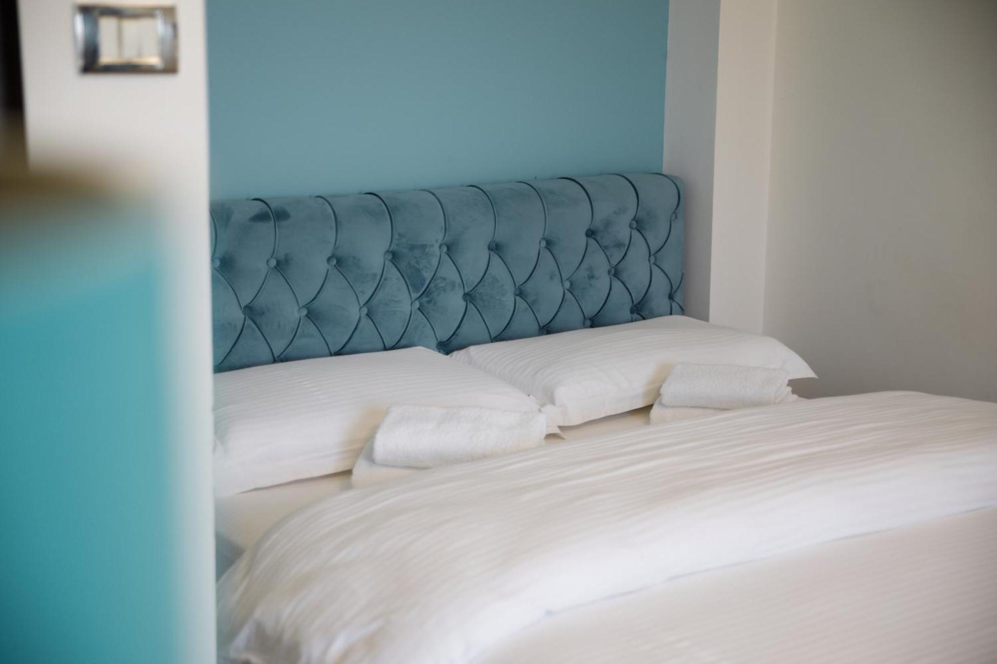 Bora Hotel Gjirokaster Bagian luar foto