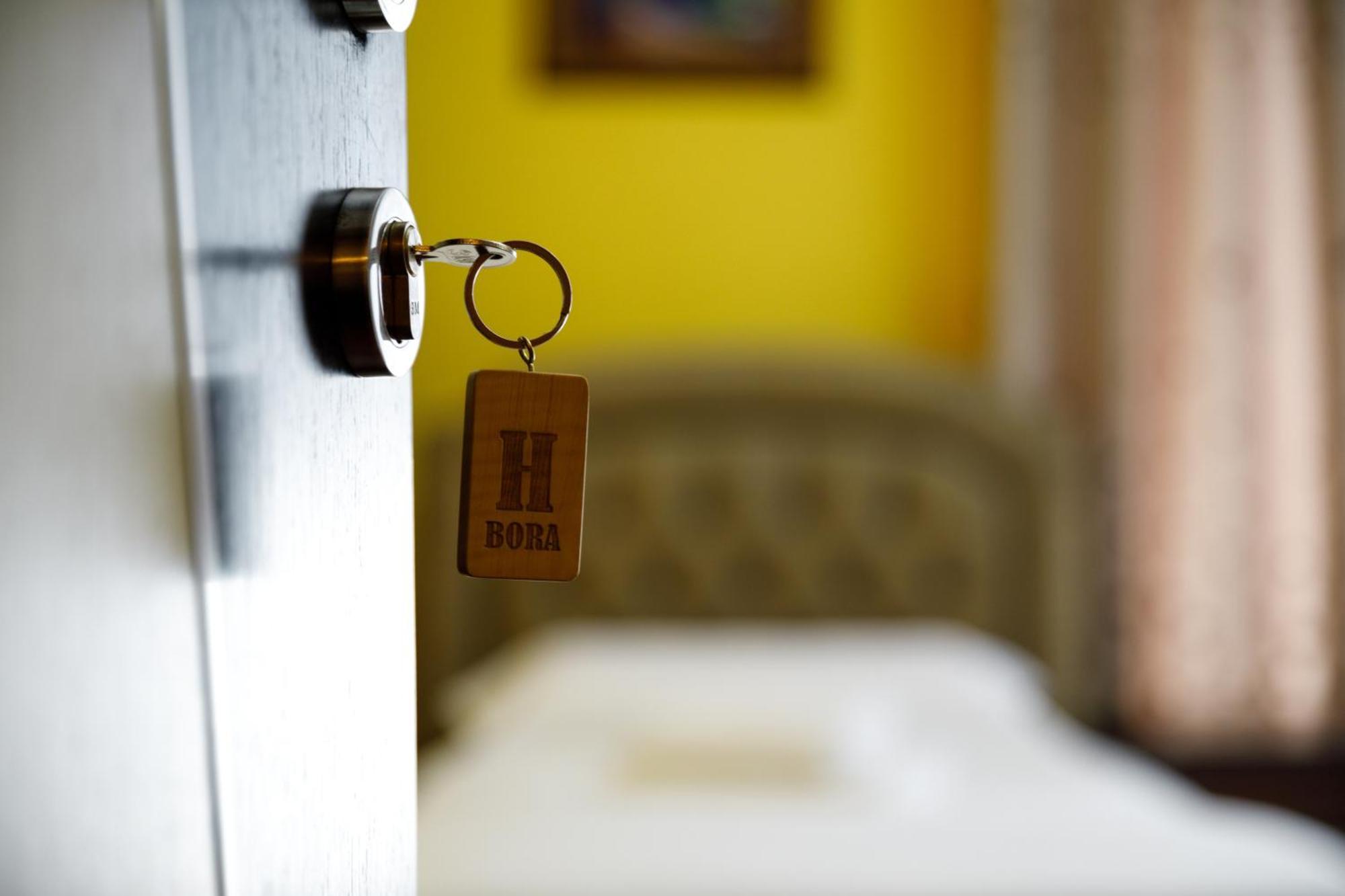 Bora Hotel Gjirokaster Bagian luar foto