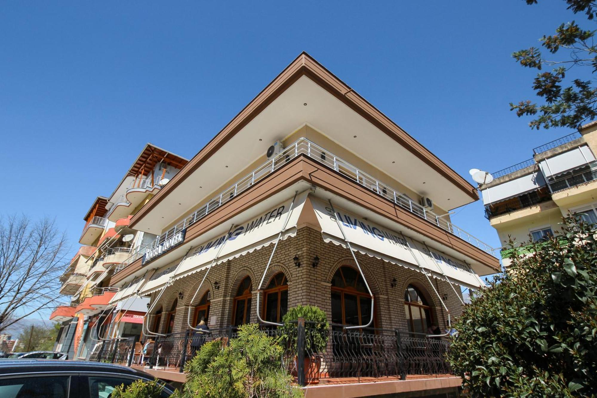 Bora Hotel Gjirokaster Bagian luar foto