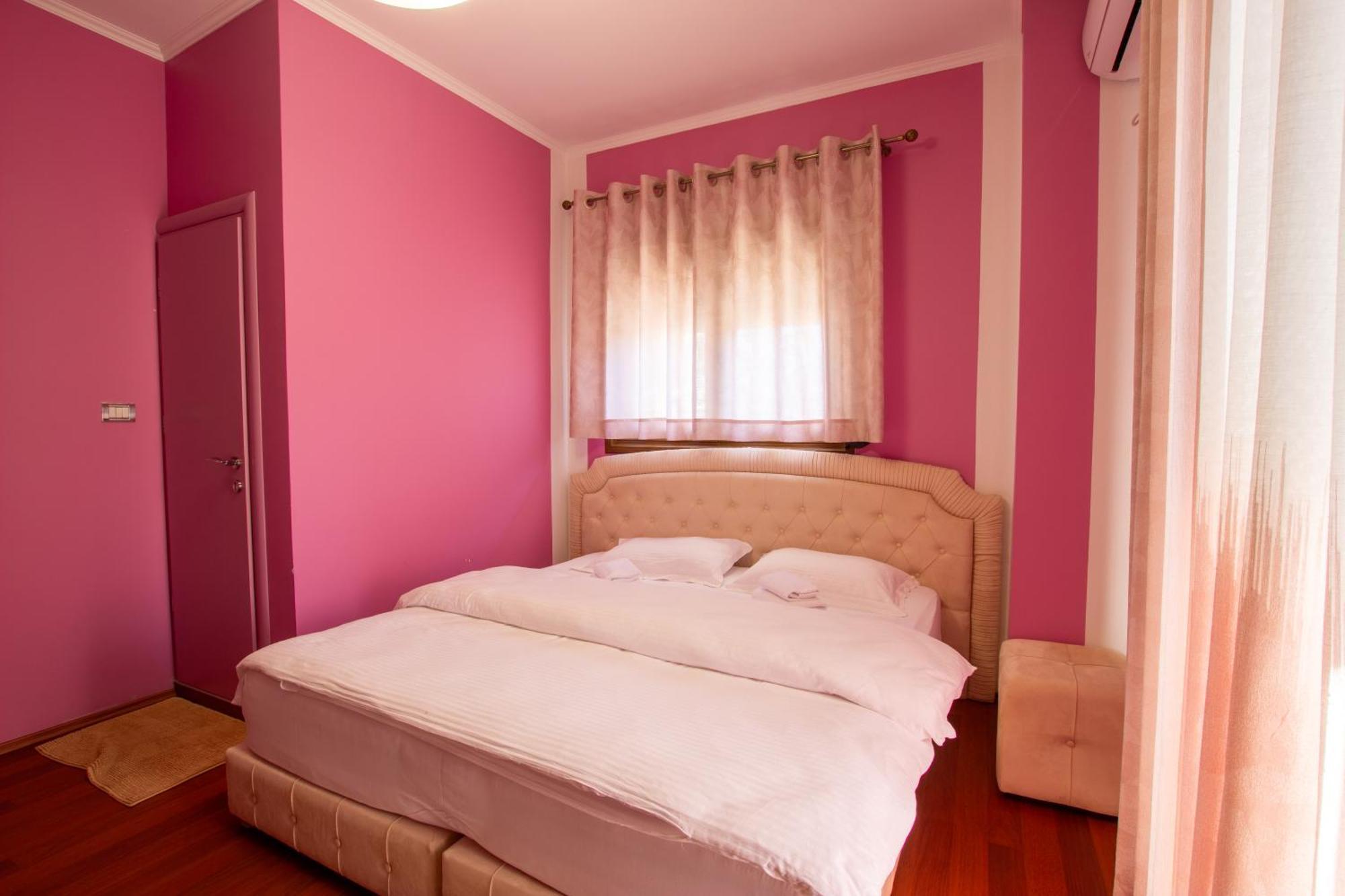 Bora Hotel Gjirokaster Bagian luar foto