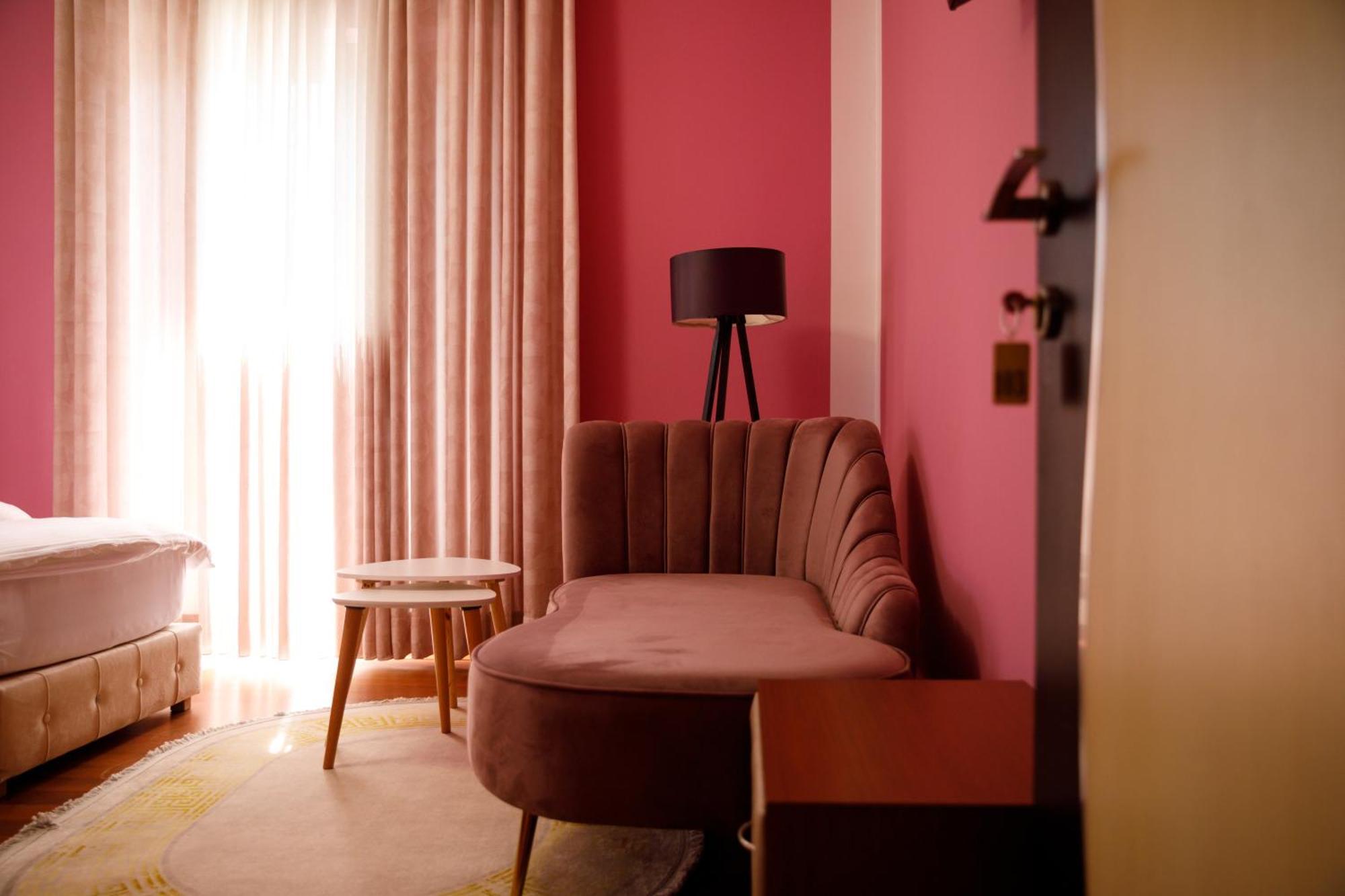 Bora Hotel Gjirokaster Bagian luar foto