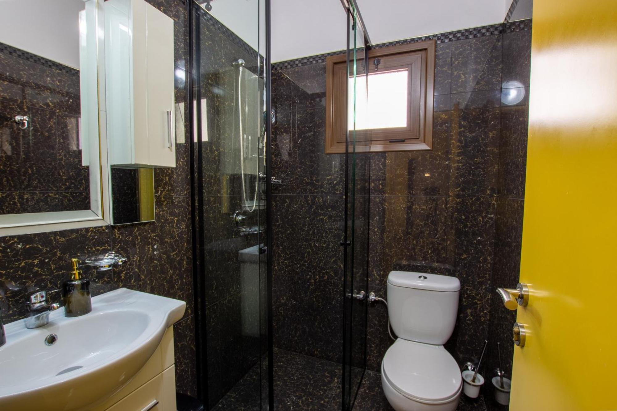 Bora Hotel Gjirokaster Bagian luar foto