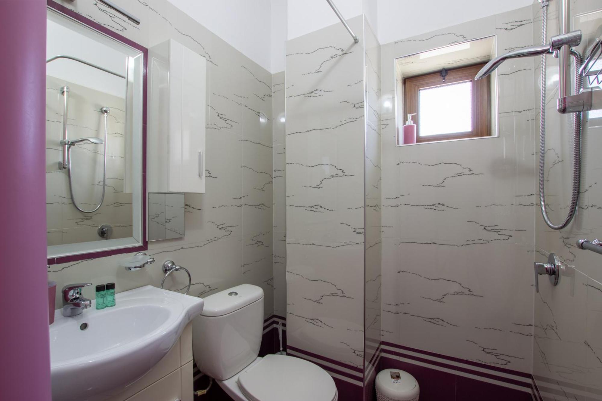 Bora Hotel Gjirokaster Bagian luar foto