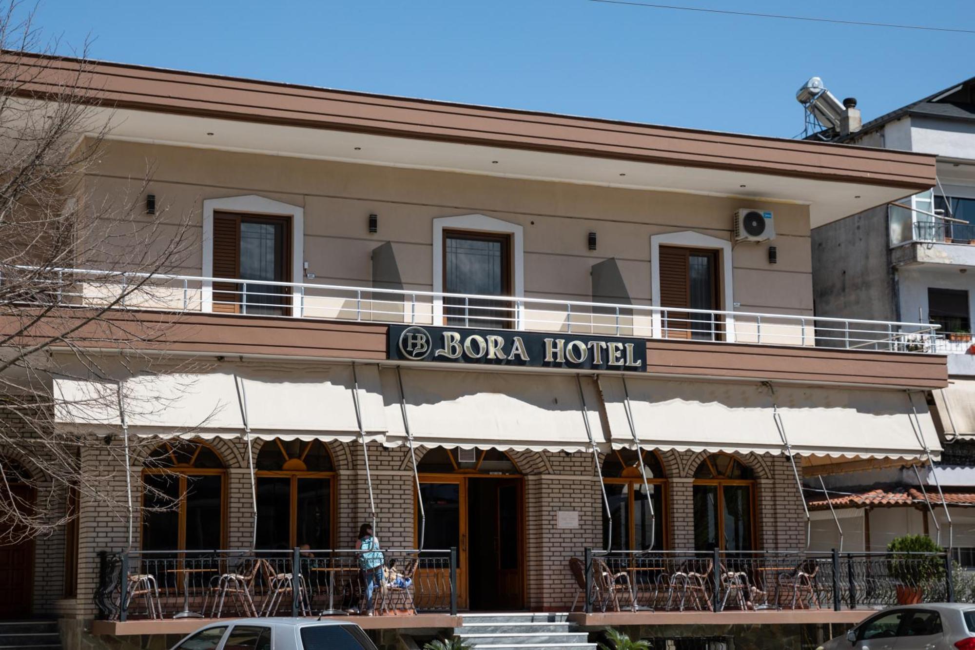 Bora Hotel Gjirokaster Bagian luar foto