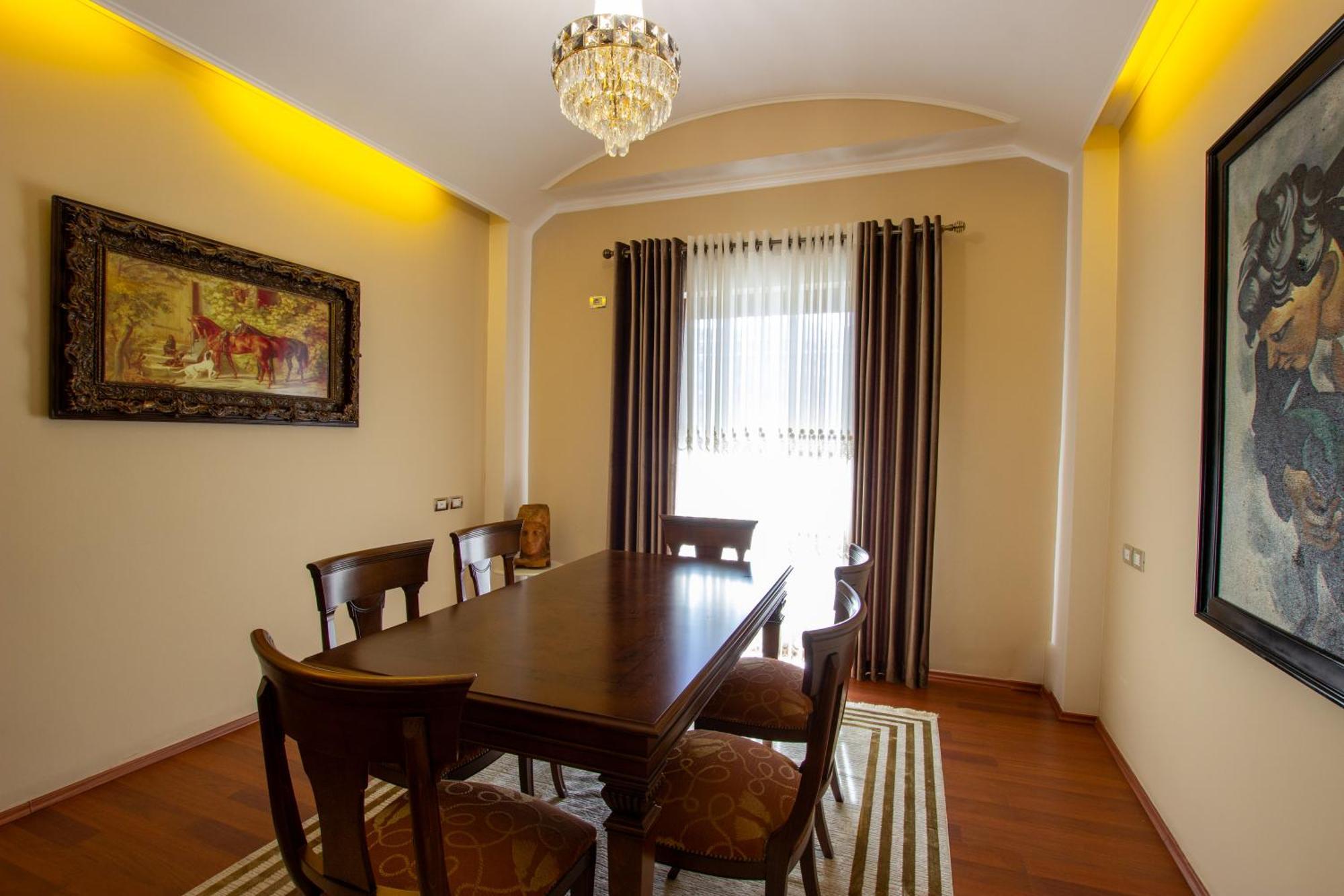 Bora Hotel Gjirokaster Bagian luar foto