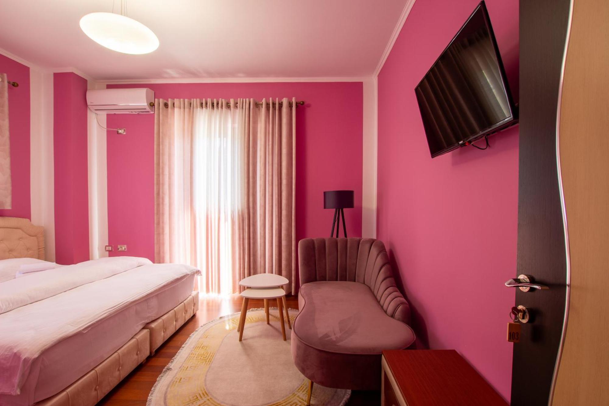 Bora Hotel Gjirokaster Bagian luar foto